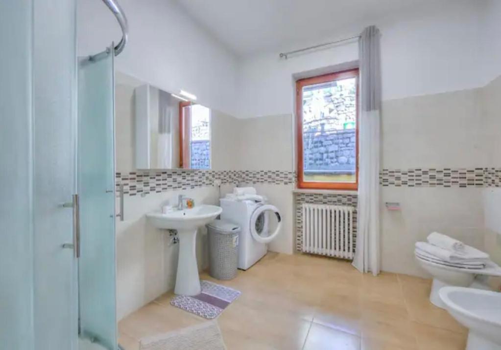 Apartment With View Lake Maggiore/Laveno Mombello 외부 사진